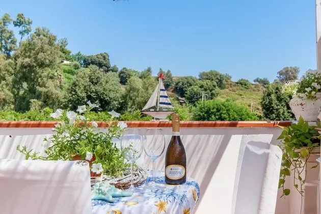 Family Apart Daire, 1 Çift Kişilik Yatak, Denize Bakan (Casa Azzurra Front Beach)