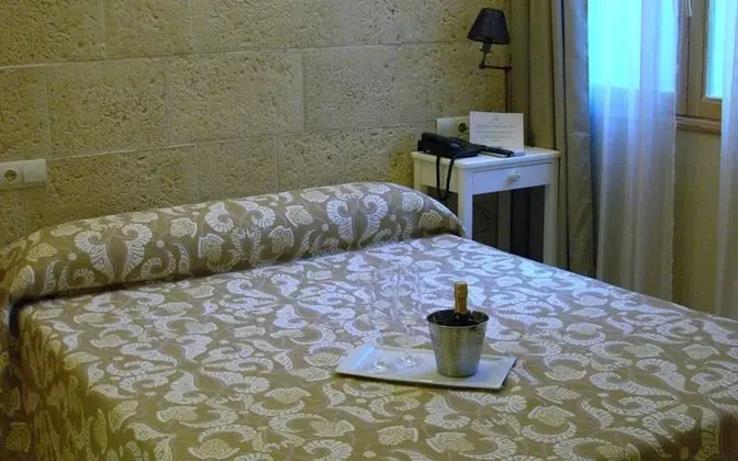 Standard Büyük Yataklı Tek Kişilik Oda