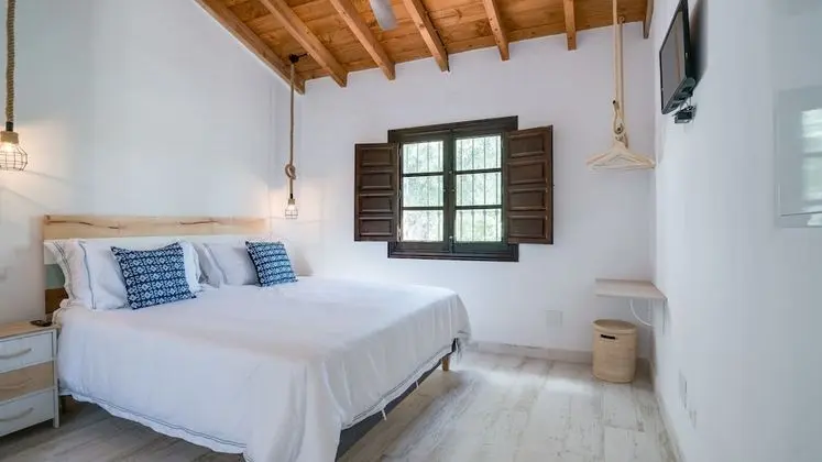 Luxury Tek Büyük Yataklı Oda, 1 En Büyük (King) Boy Yatak, Bahçe Manzaralı, Bahçeli