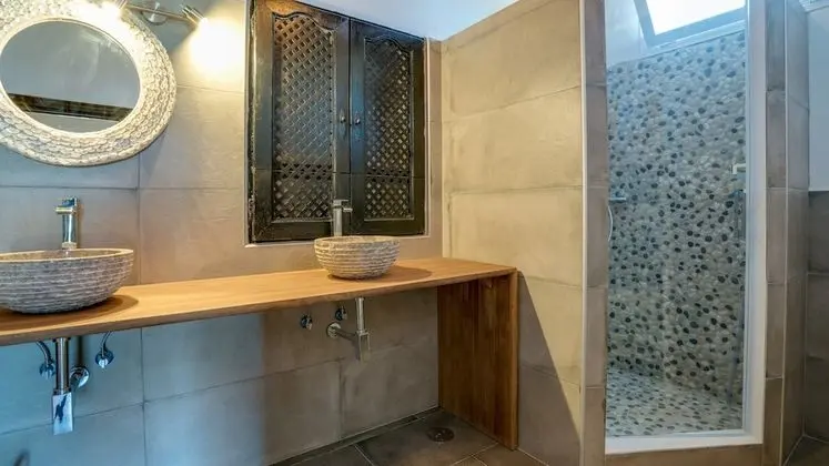 Luxury Tek Büyük Yataklı Oda, 1 En Büyük (King) Boy Yatak (Tanalot)