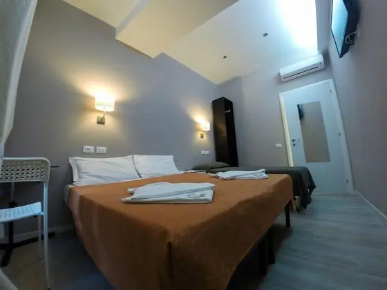 Tek Büyük Yataklı Oda, Ortak Banyo