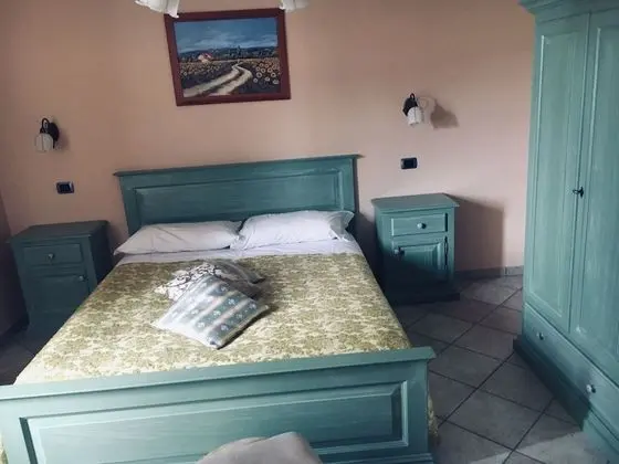 Büyük Yataklı Tek Kişilik Oda