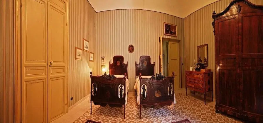 Superior Tek Büyük Yataklı Oda, Balkon, Şehir Manzaralı