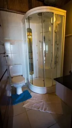Oda, Bir Çift Kişilik ve İki Tek Kişilik Yataklı