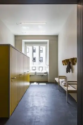 Dört Kişilik Oda, Ortak Banyo