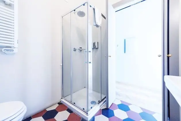 Tek Büyük Yataklı Oda, Banyolu/Duşlu