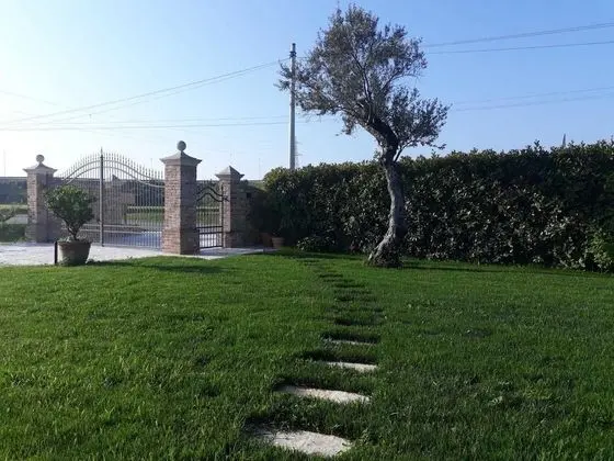 Deluxe Tek Büyük Yataklı Oda, Veranda, Bahçe Manzaralı