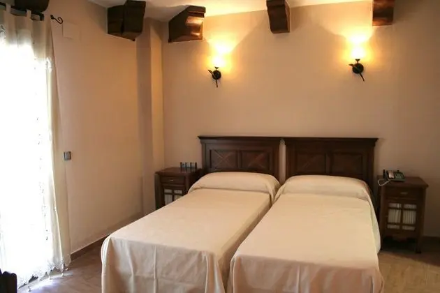 Tek Büyük veya İki Ayrı Yataklı Oda