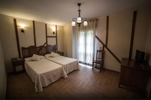 Tek Büyük veya İki Ayrı Yataklı Oda