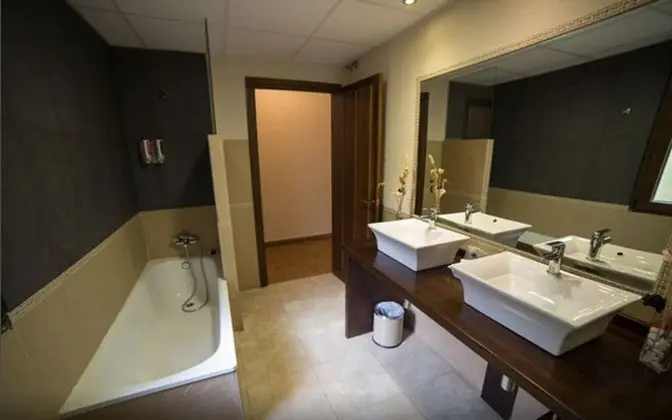 Tek Büyük veya İki Ayrı Yataklı Oda