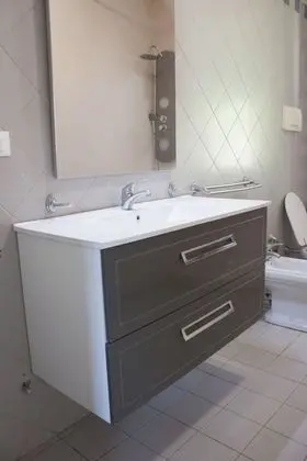 Apart Daire, 6 Yatak Odası