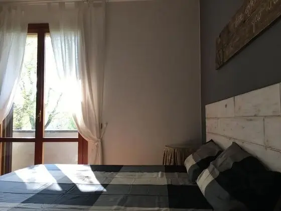 Tek Büyük veya İki Ayrı Yataklı Oda, Ortak Banyo (2)