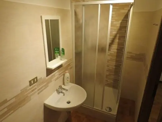 Üç Kişilik Oda, Özel Banyo (3)