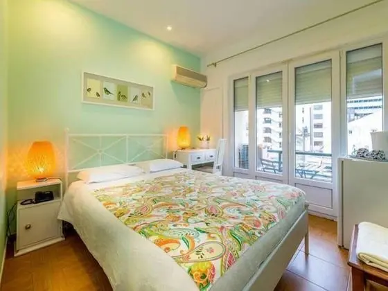 Tek Büyük Yataklı Oda, Balkon