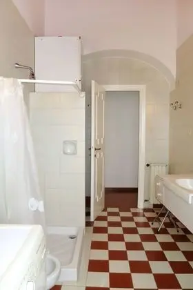 Ev
