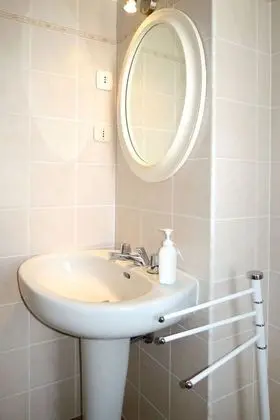 Ev