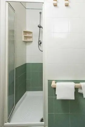 Basic Tek Büyük Yataklı Oda