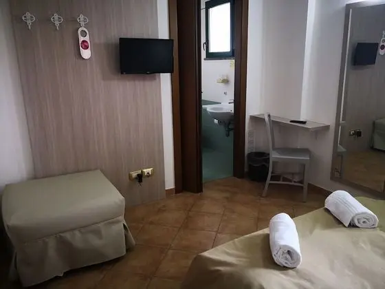 Üç Kişilik Oda