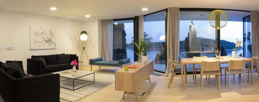 Exclusive Three Bedroom Apartment with Sea view and Balcony