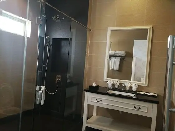 Family Oda, 2 Büyük (Queen) Boy Yatak, Özel Banyo, Bahçe Manzaralı