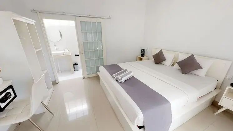 Villa (With Double Bed)