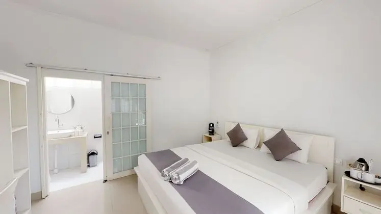 Villa (With Double Bed)