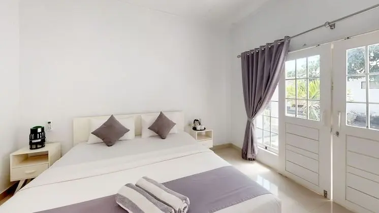 Villa (With Double Bed)