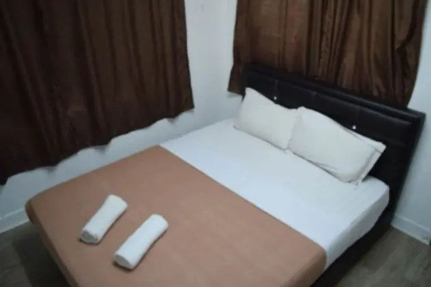 Tek Büyük Yataklı Oda, Ortak Banyo