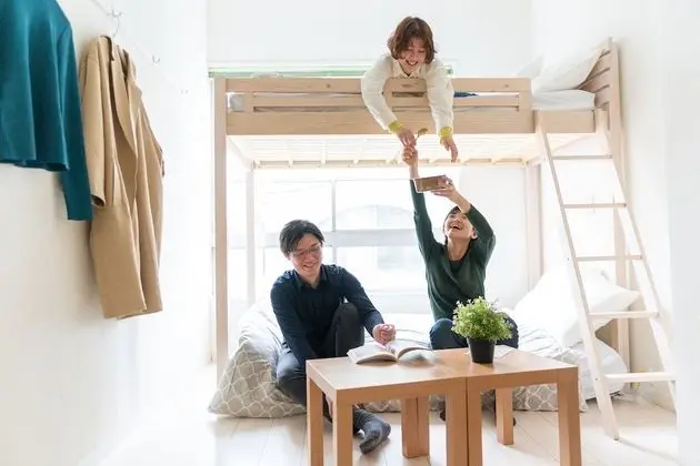 Dört Kişilik Oda, Ortak Banyo