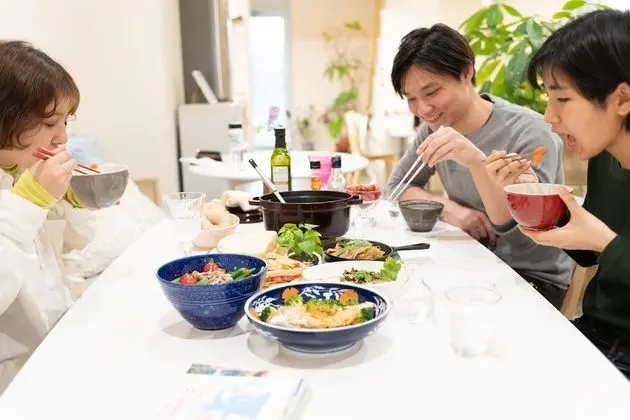 Ortak Ranzalı Oda, Sadece kadınlar için, Sigara İçilmez