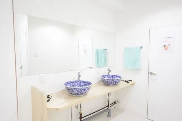 Ortak Ranzalı Oda, Sadece kadınlar için, Sigara İçilmez