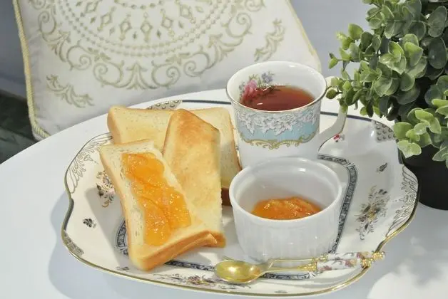 Tek Büyük Yataklı Oda, Ortak Banyo