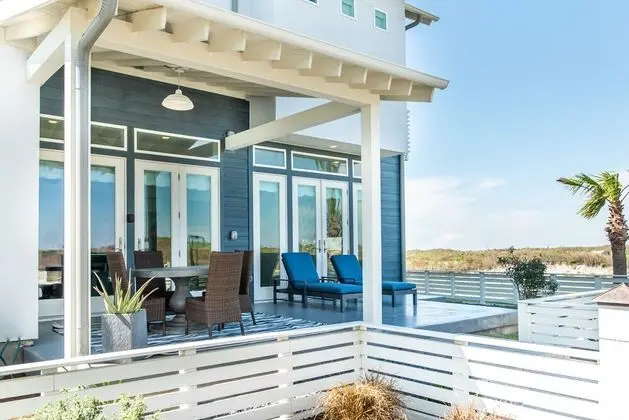 Ev, Birden Çok Yatak, Veranda, Golf Manzaralı (Casa Blanca at Sunflower Beach)