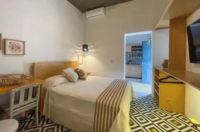Design Tek Büyük Yataklı Oda, 1 Çift Kişilik Yatak, Ortak Banyo