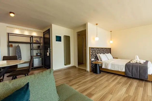 Deluxe Süit, Sıcak Su Havuzu, Deniz Manzaralı (Panoramic)