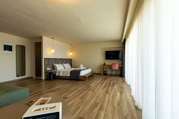 Deluxe Süit, Sıcak Su Havuzu, Deniz Manzaralı (Panoramic)