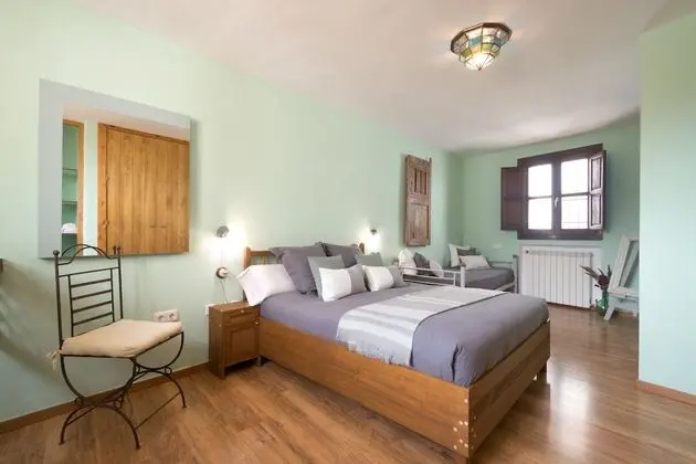 Deluxe Tek Büyük Yataklı Oda, Özel Banyo, Şehir Manzaralı (Alhambra)