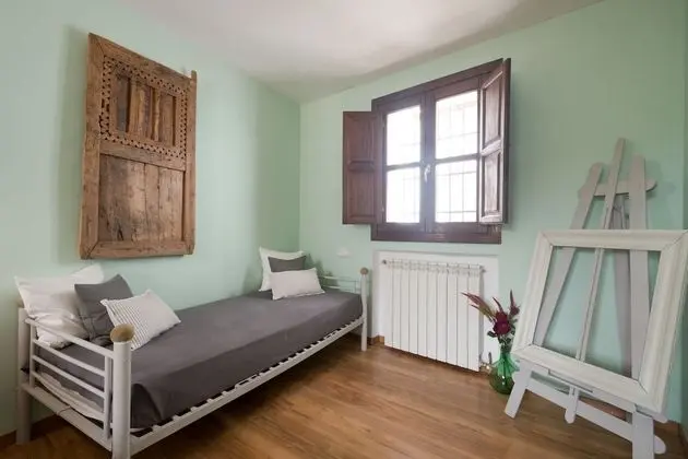 Deluxe Tek Büyük Yataklı Oda, Özel Banyo, Şehir Manzaralı (Alhambra)