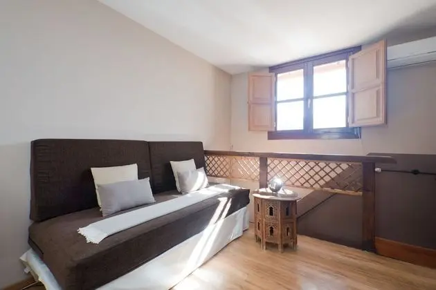 Deluxe Tek Büyük Yataklı Oda, Özel Banyo, Şehir Manzaralı (Alhambra)