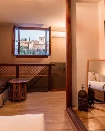 Deluxe Tek Büyük Yataklı Oda, Özel Banyo, Şehir Manzaralı (Alhambra)