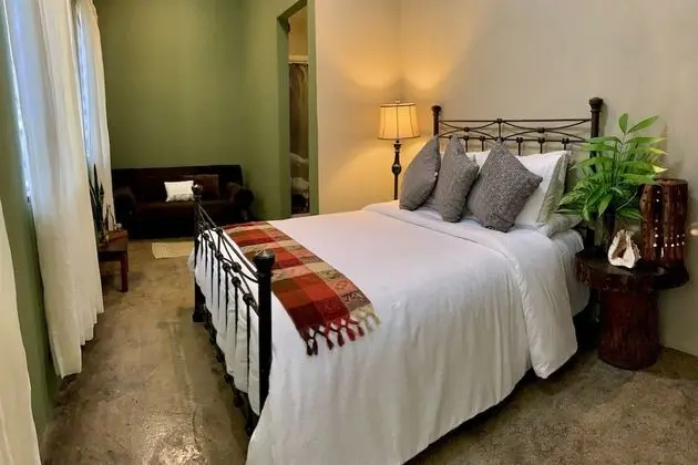 Room Ixchel