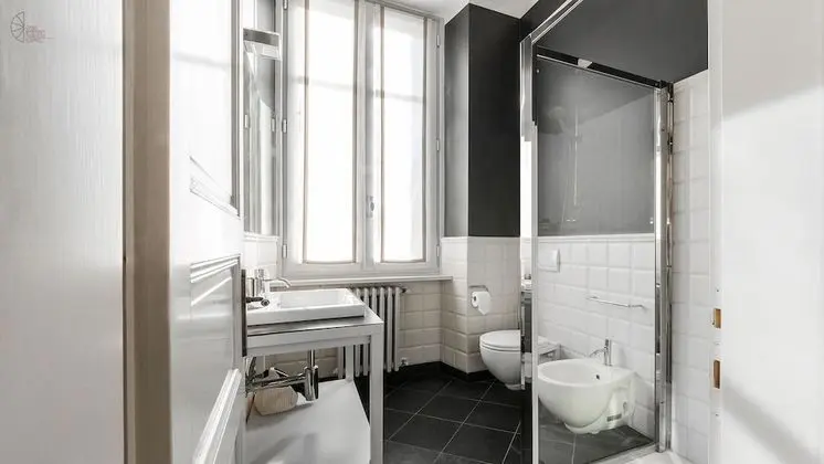 Luxury Apart Daire, 2 Yatak Odası, Teras, Göl Manzaralı (Sofia)