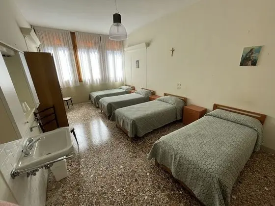 Economy Dört Kişilik Oda, Özel Banyo (External)