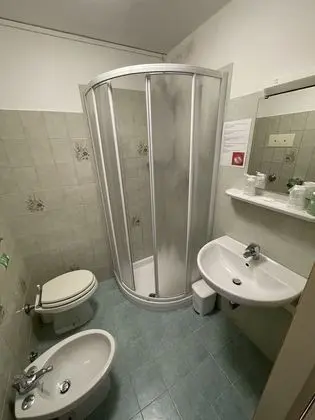 Standard Dört Kişilik Oda, Banyolu/Duşlu, Kanal Manzaralı