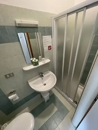 Tek Kişilik Oda, Banyolu/Duşlu