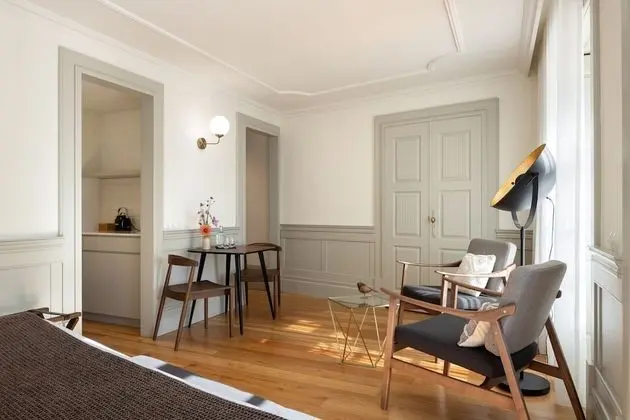 Premium Tek Büyük Yataklı Oda, Bahçe Manzaralı, Zemin Kat