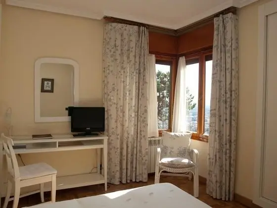 Standard Tek Büyük veya İki Ayrı Yataklı Oda, Banyolu/Duşlu