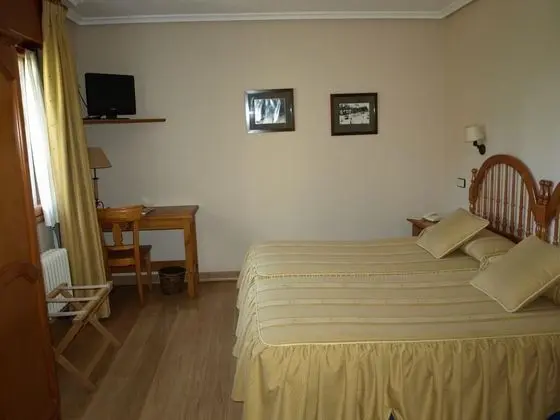 Standard Tek Büyük veya İki Ayrı Yataklı Oda, Banyolu/Duşlu