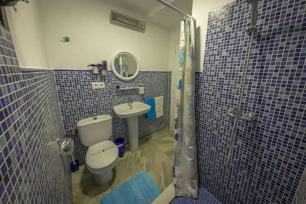 Family Üç Kişilik Oda, Avlu Manzaralı