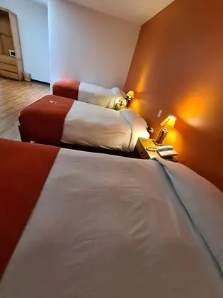 Üç Kişilik Oda